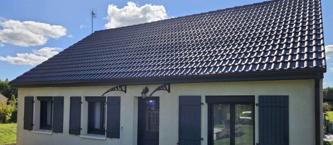 Gouttière maison complète - Plein Jour